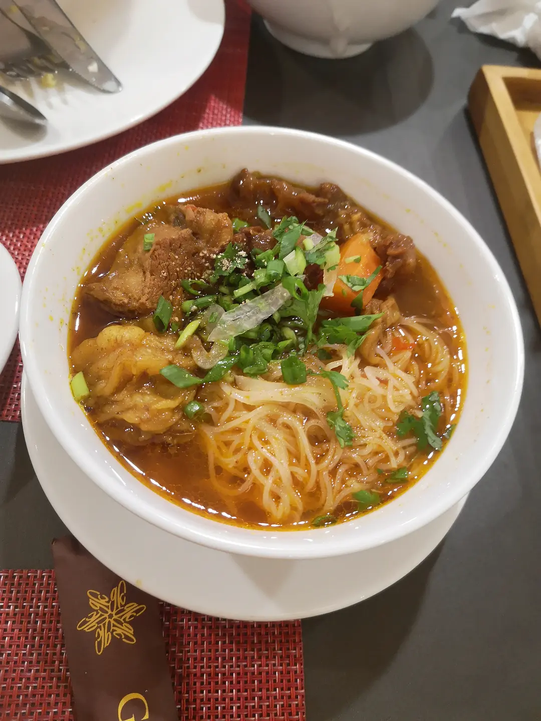 Ho Chi Minh-Vietnam is really beautiful. Take photos while traveling, eating, drinking and having fun in Ho Chi Minh City.