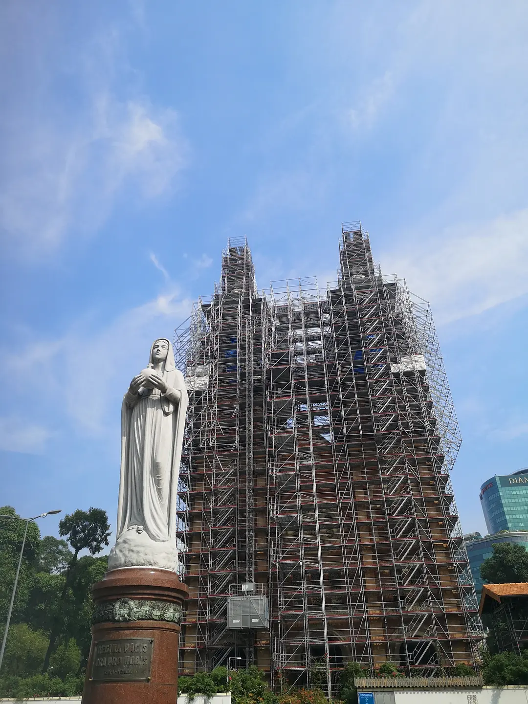 Ho Chi Minh-Vietnam is really beautiful. Take photos while traveling, eating, drinking and having fun in Ho Chi Minh City.