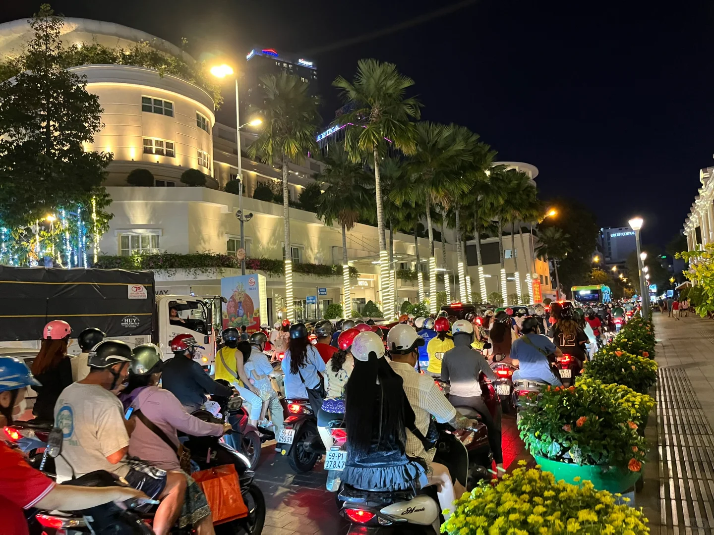 Ho Chi Minh-Ho Chi Minh City disco guide, TOP5 nightclub recommendations, top lighting atmosphere