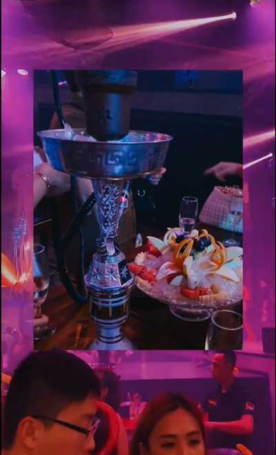 Ho Chi Minh-??The ceiling of Ho Chi Minh City ｜ Poc Poc nightclub pole dancing with lights
