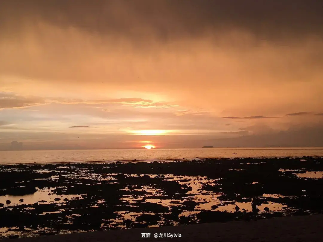 Krabi-Traveling to Krabi, Thailand, lovely locals, interesting friends and delicious food