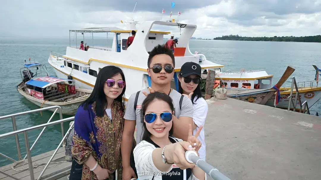 Krabi-Traveling to Krabi, Thailand, lovely locals, interesting friends and delicious food