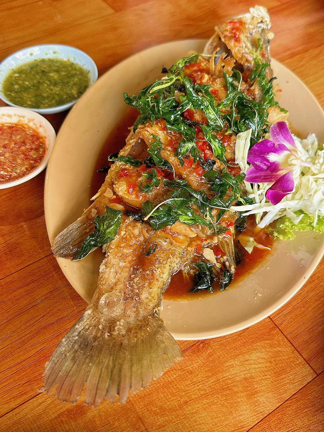 Krabi-Family restaurant, eat seafood in Krabi, cost-effective and delicious