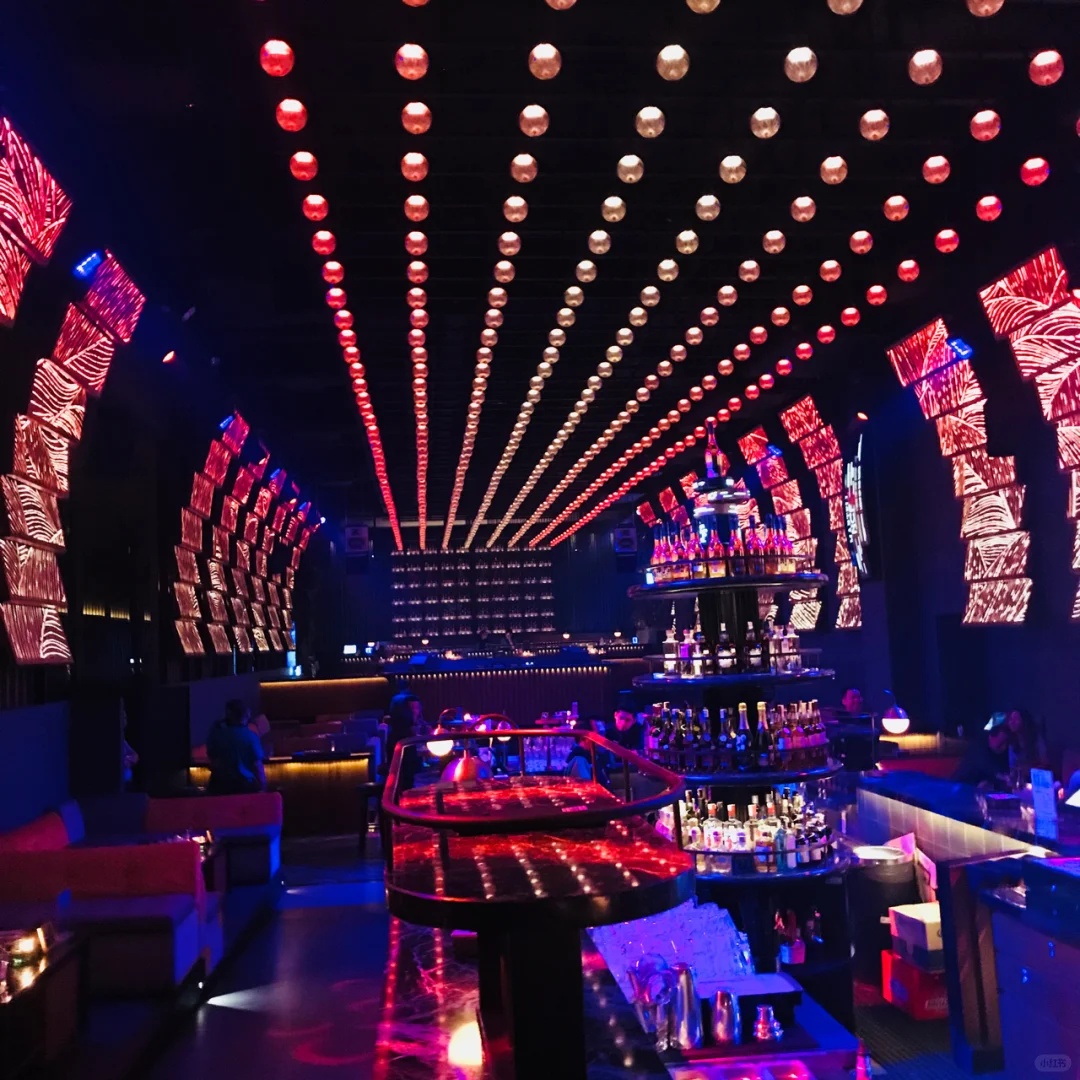 Jakarta-Nightlife in Jakarta, Indonesia High-end nightclub owned by Ismaya DRAGONFLY nightclub disco