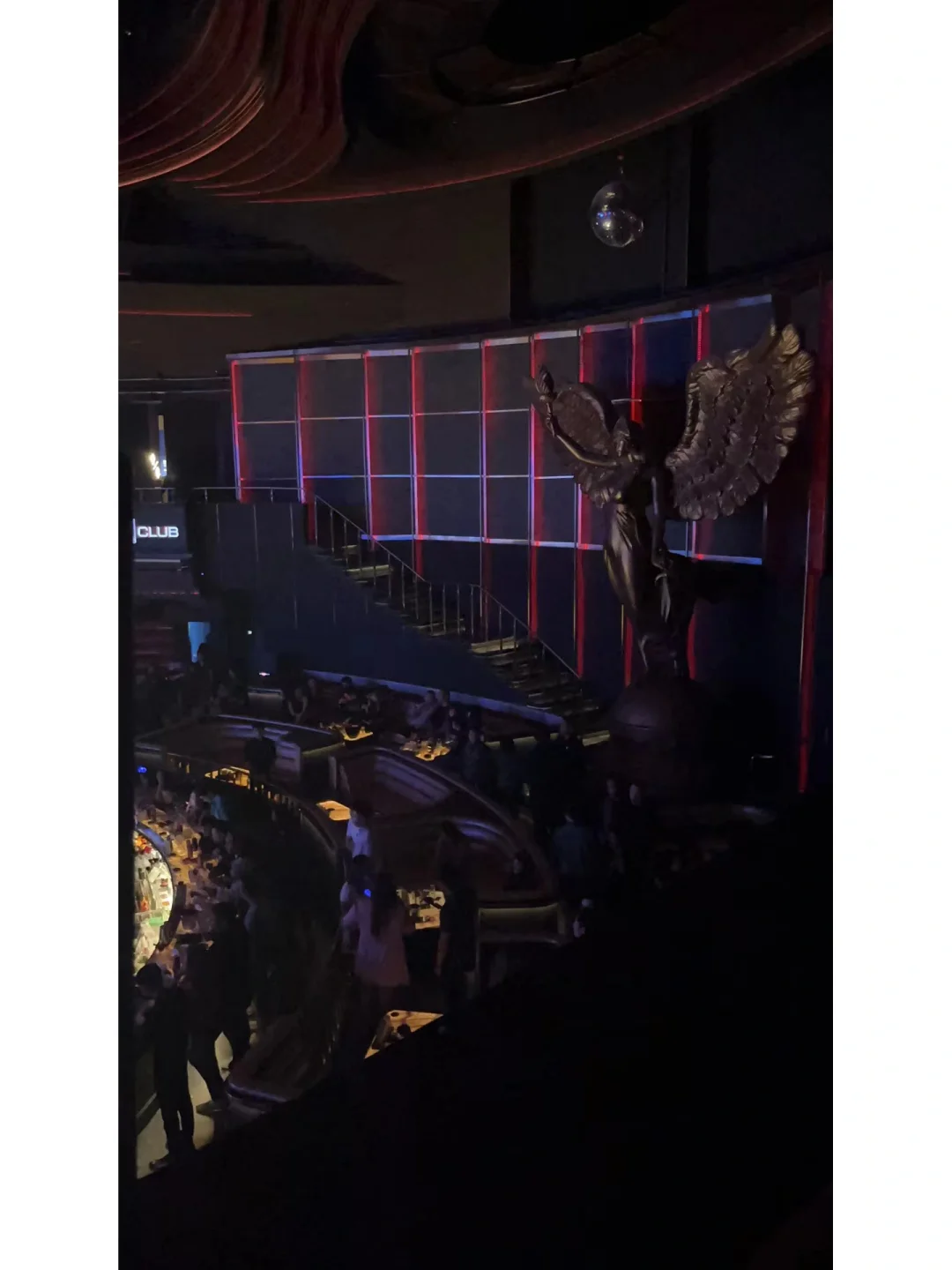 Jakarta-Weekend check-in bar in Jakarta | The H club scbd, the second floor is great for taking pictures
