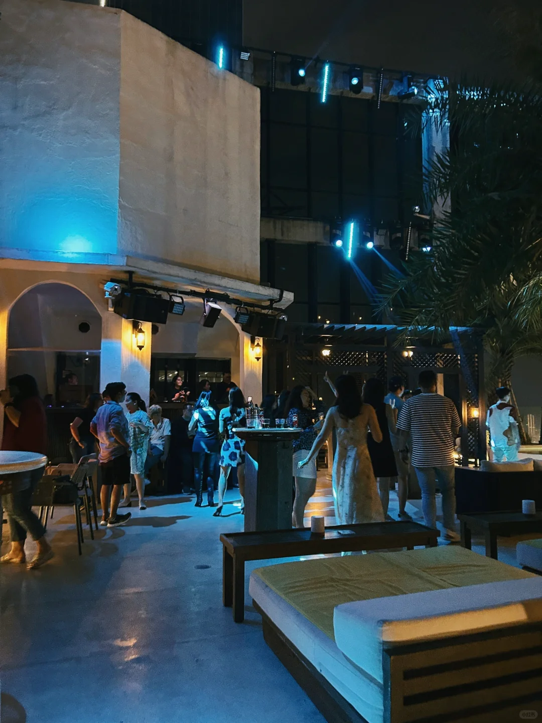 Jakarta-The best hotel bar in Jakarta Rooftop bar with the best atmosphere Cafe Cali