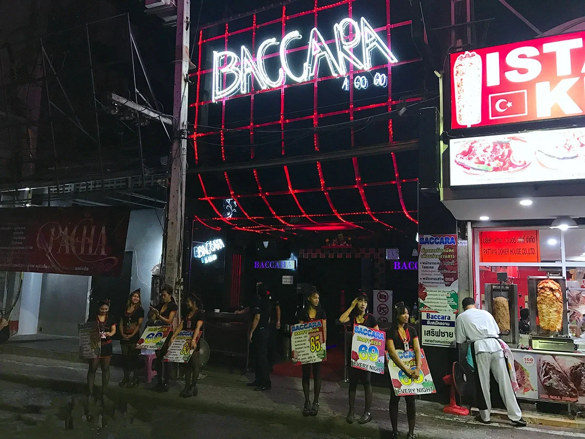 Pattaya-Enjoy Pattaya Red Light District Walking Street Go Go Bar Skyfall Bar Introduction