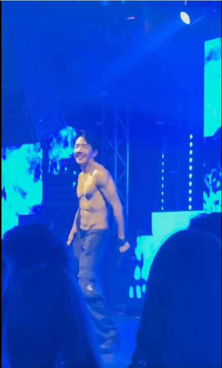 Bangkok-Fake club, the most popular male model bar in Bangkok, where the handsome guy calls Mai and sings beautifully