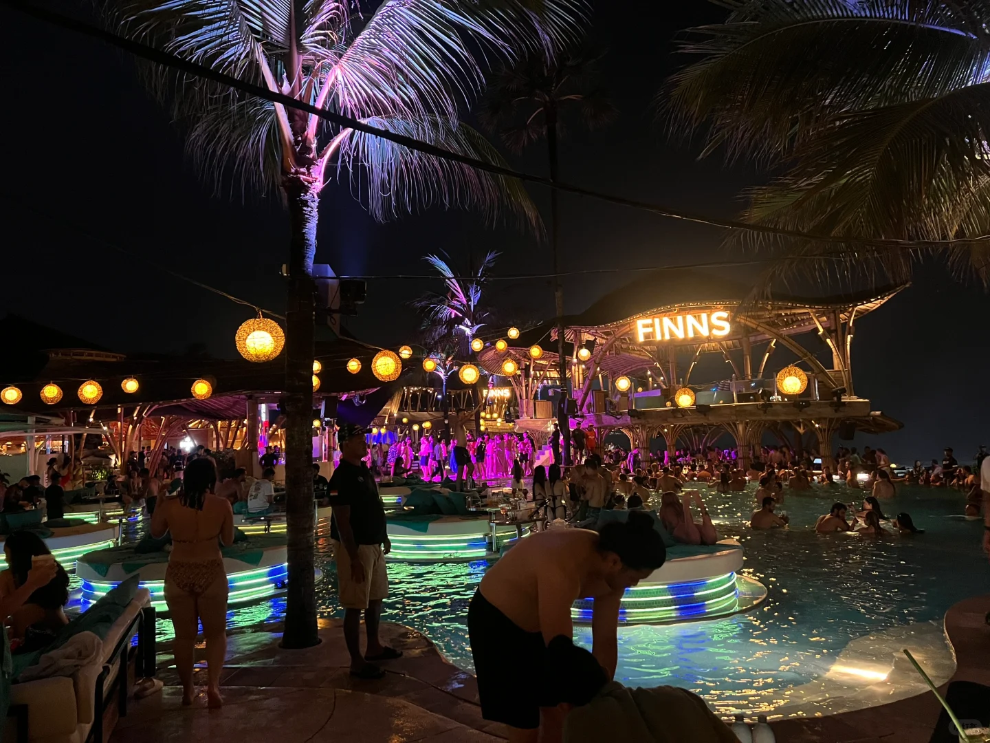 Bali-Bali Finns, the musical pool bar where you might get pregnant after getting in the water