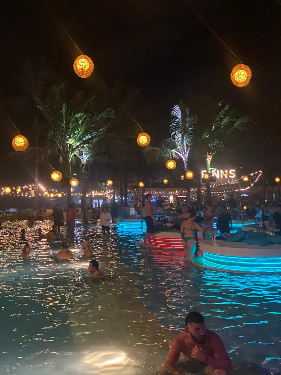 Bali-Review of TOP4 nightclubs in Bali, Finns, Vault, La favela, Mexicola