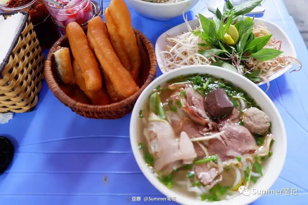 Hanoi-Eating summer rolls and drinking lemongrass and ginger tea in Hanoi, Vietnam