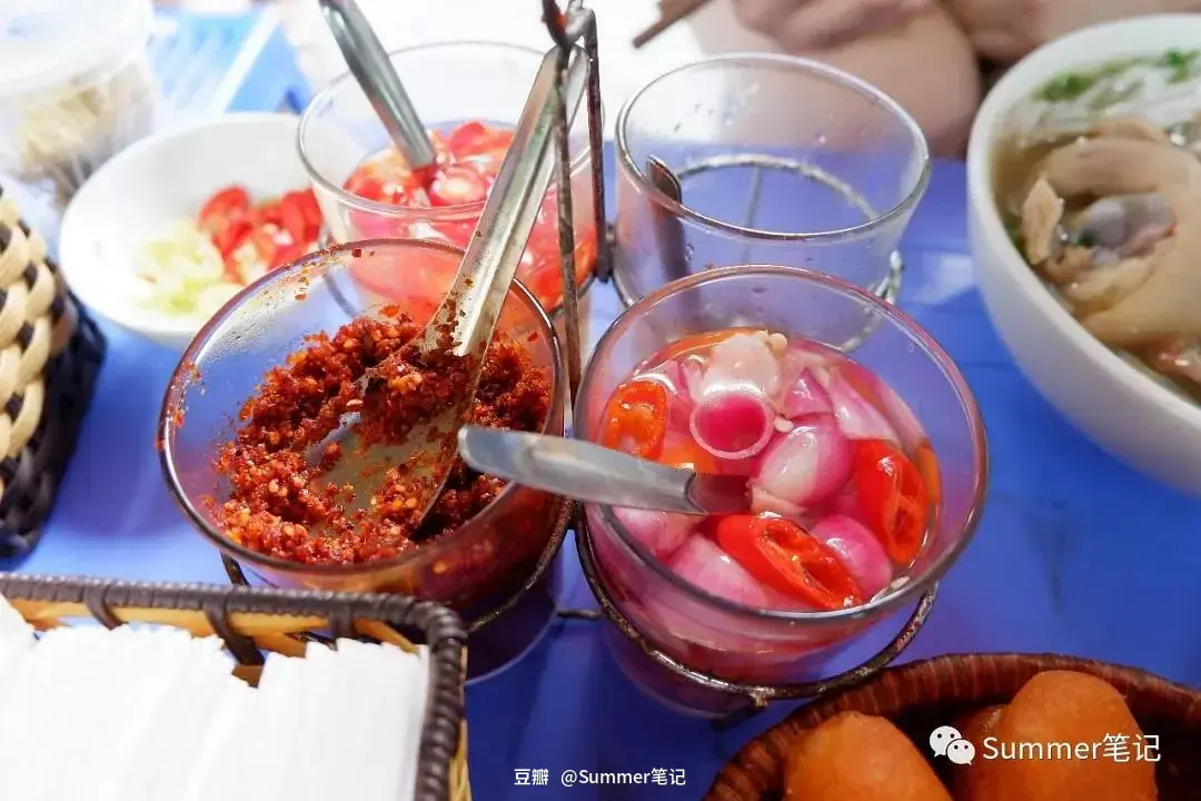 Hanoi-Eating summer rolls and drinking lemongrass and ginger tea in Hanoi, Vietnam