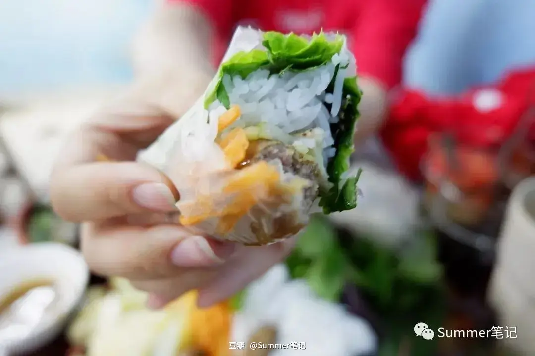 Hanoi-Eating summer rolls and drinking lemongrass and ginger tea in Hanoi, Vietnam
