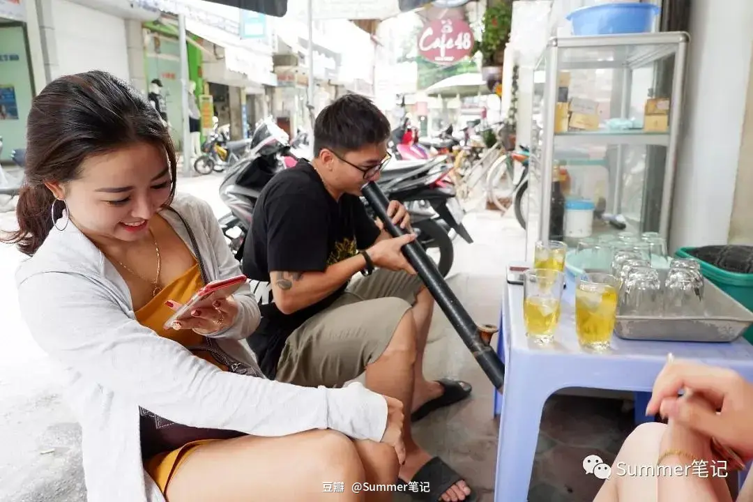 Hanoi-Eating summer rolls and drinking lemongrass and ginger tea in Hanoi, Vietnam