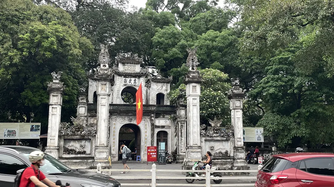 Hanoi-Hanoi, Vietnam: A city that dances crazily on your tongue, eyeballs and nerves
