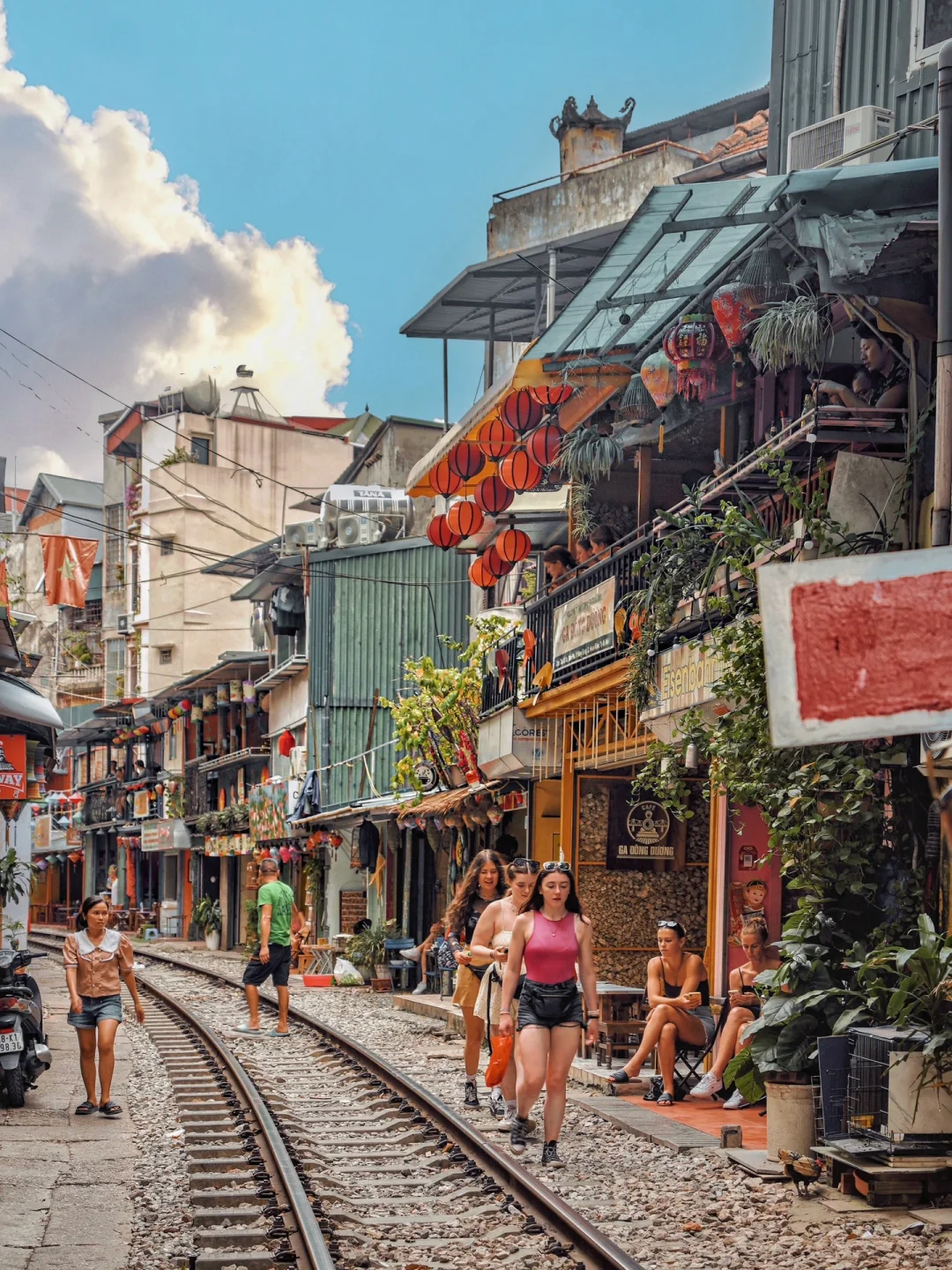Hanoi-Hanoi, Vietnam, an underestimated tourist city, offers delicious food and shopping experiences