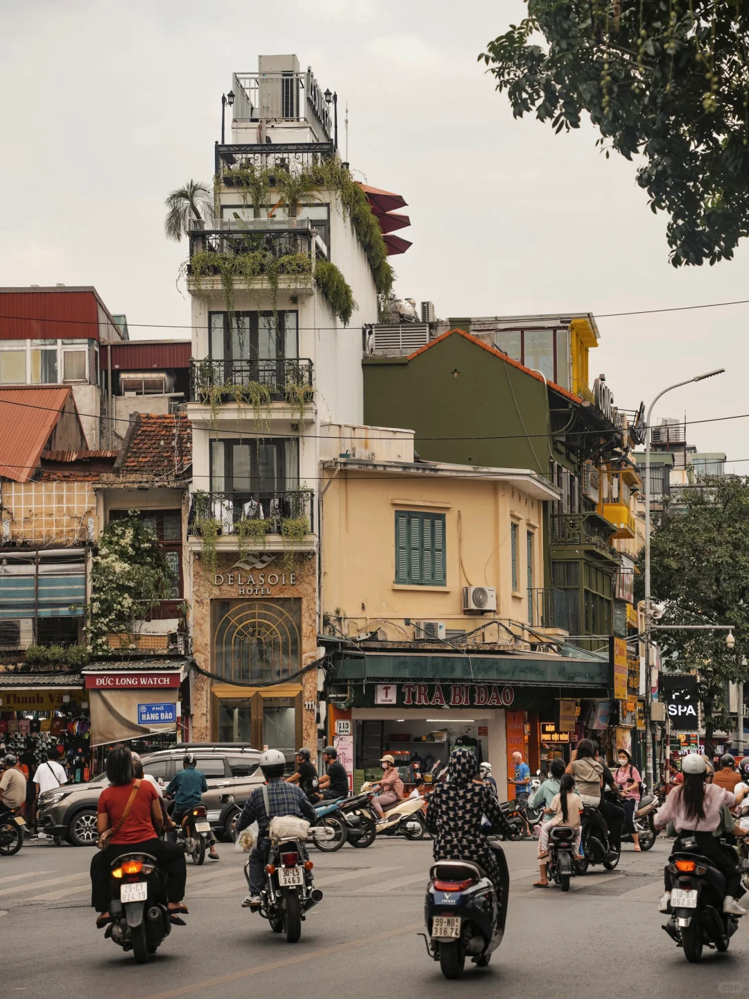 Hanoi-Hanoi, Vietnam, an underestimated tourist city, offers delicious food and shopping experiences