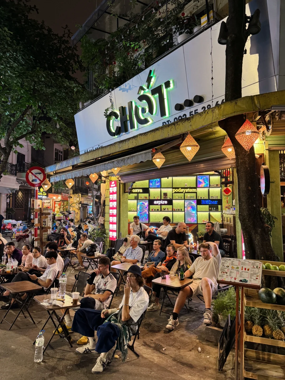Hanoi-Hanoi City Walk 36 ancient streets, the bar street is very lively at night
