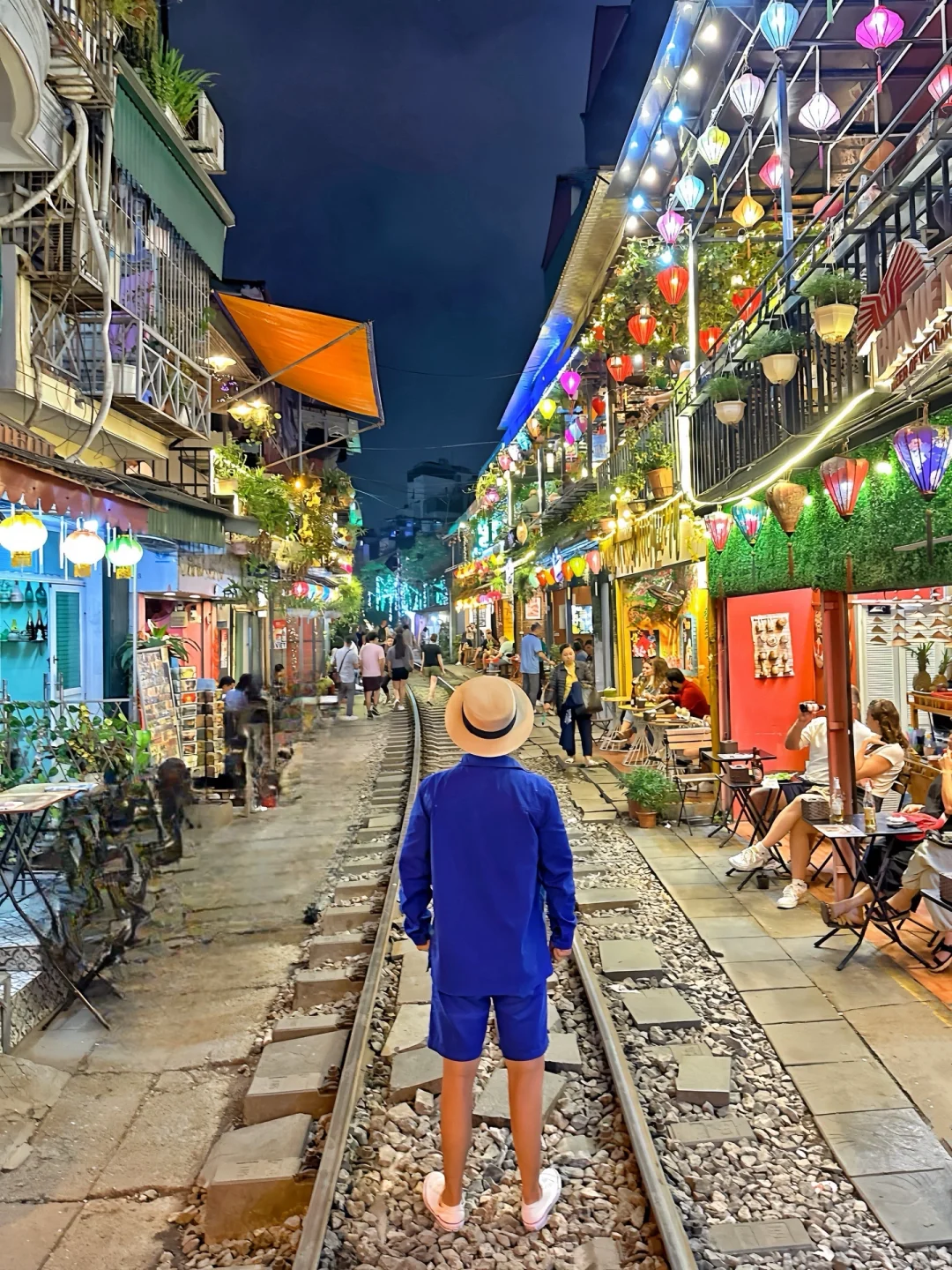 Hanoi-The urban life in Hanoi is dirty and chaotic.  Recommended attractions, cafes and restaurants