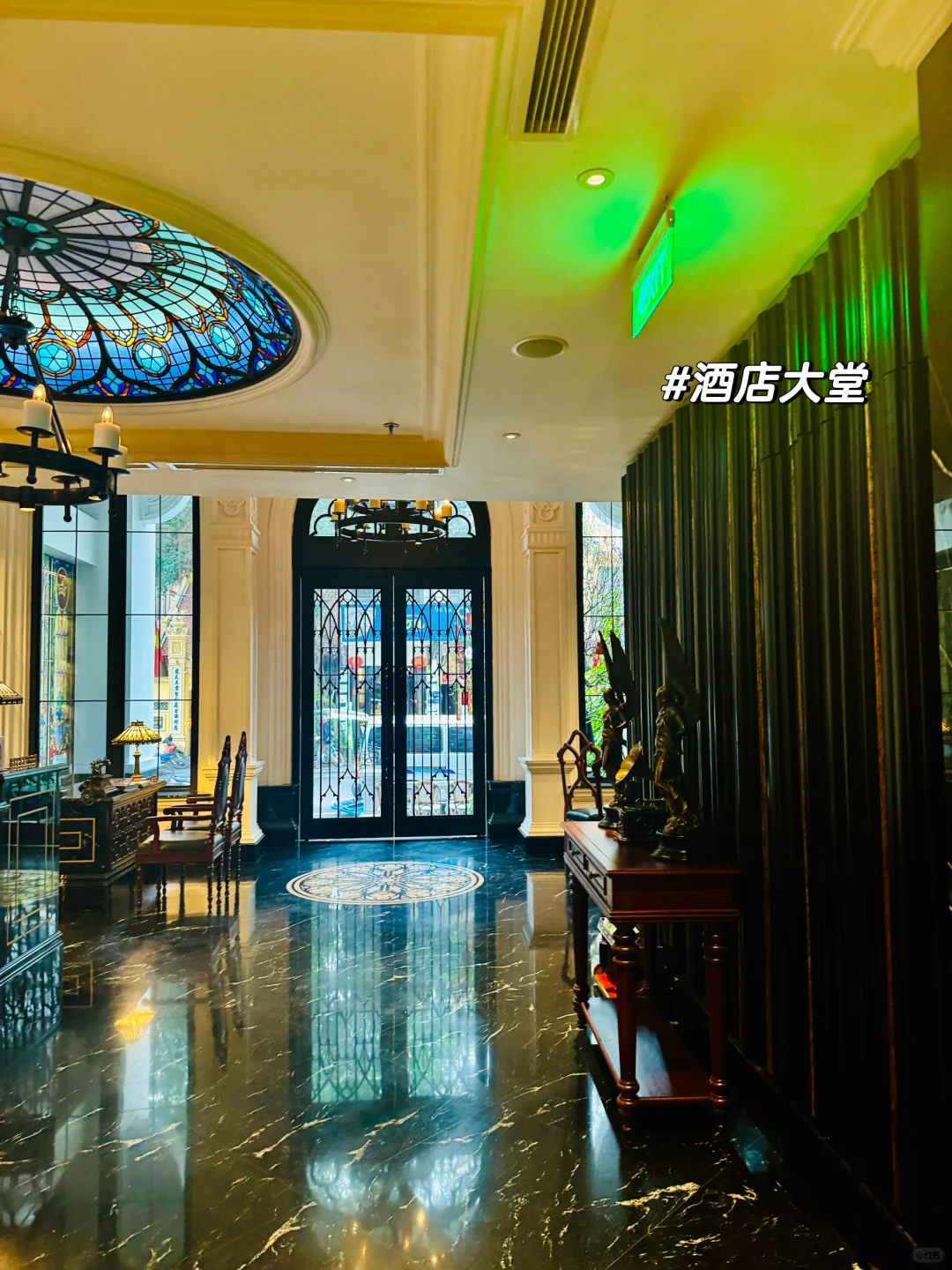 Hanoi-Hanoi boutique hotel Le Chanvre, with the lively old quarter downstairs, luxuriously decorated