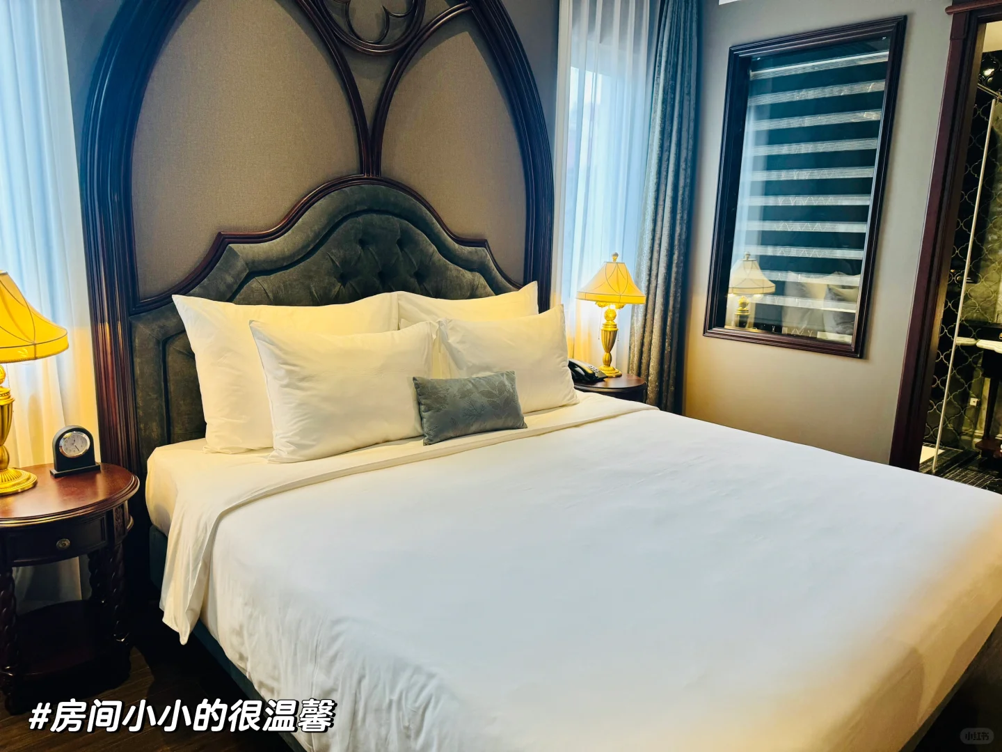Hanoi-Hanoi boutique hotel Le Chanvre, with the lively old quarter downstairs, luxuriously decorated