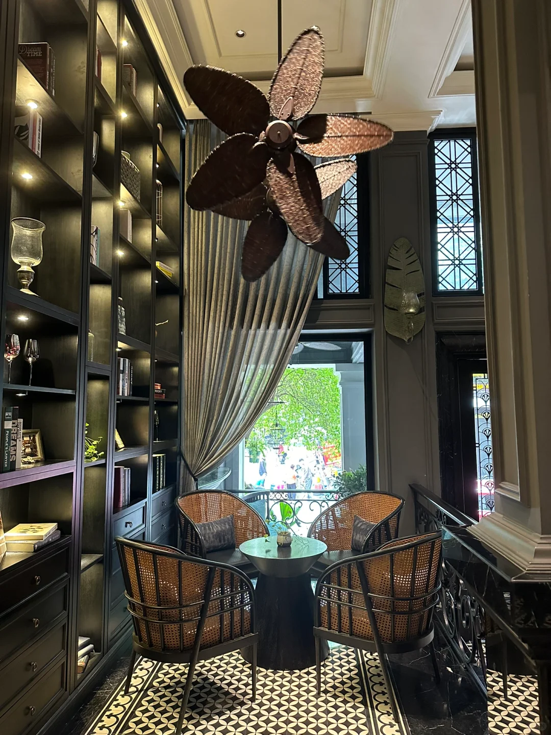 Hanoi-La Siesta Premium Hàng Be hotel, a master-style hotel in the city