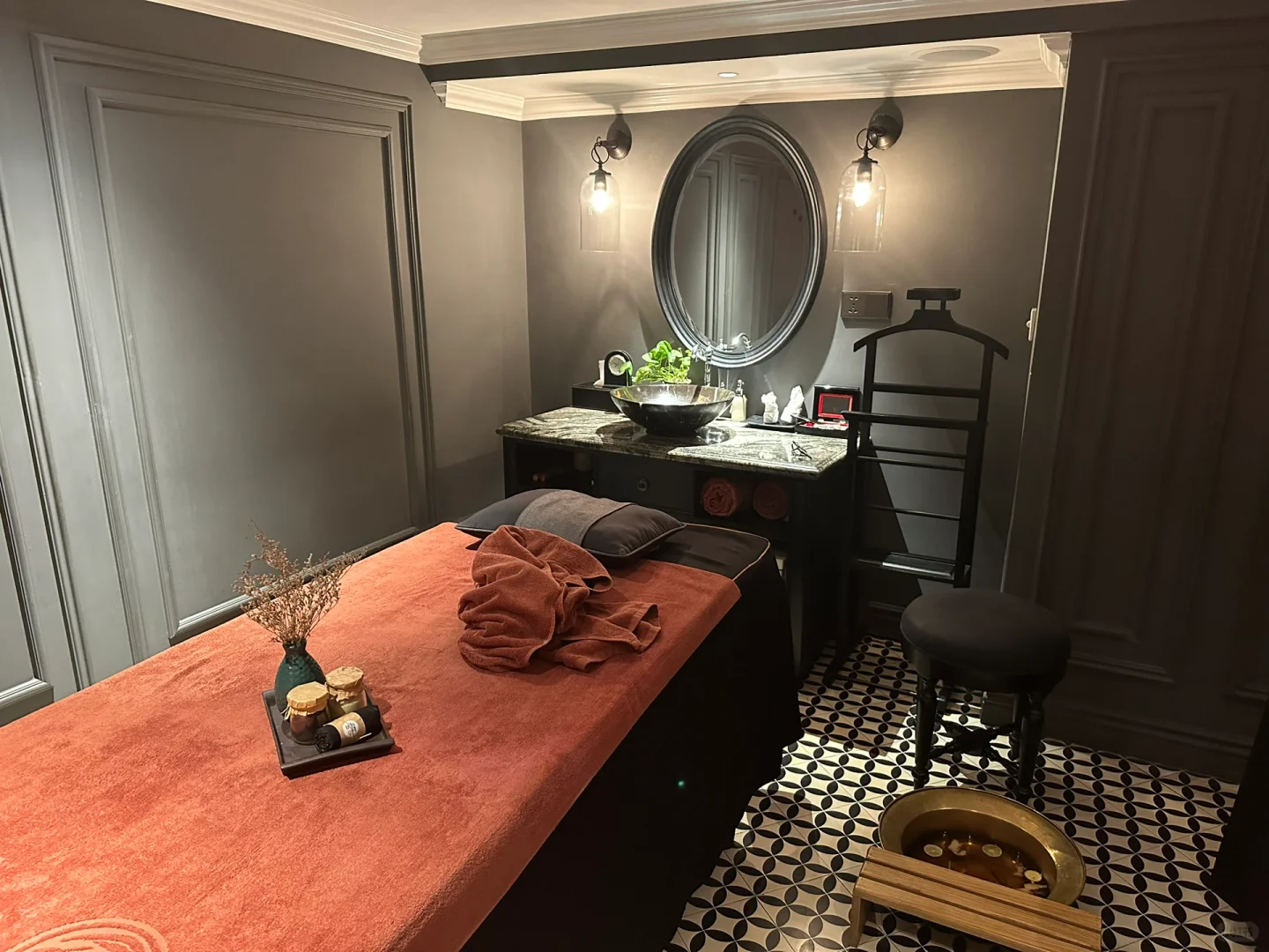 Hanoi-La Siesta Premium Hàng Be hotel, a master-style hotel in the city