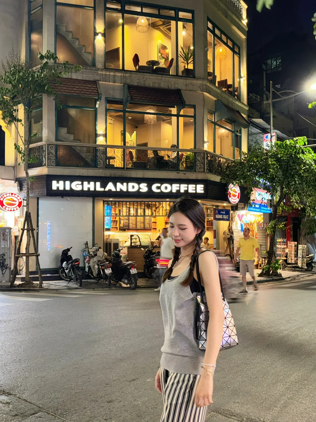Hanoi-I didn't expect Hanoi Bar Street to be so fun at night, and the drinks were also very cheap