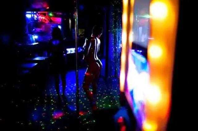 Hong kong-Hong Kong Wan Chai Red Light District: A haven of peace and tranquility with nightclubs everywhere