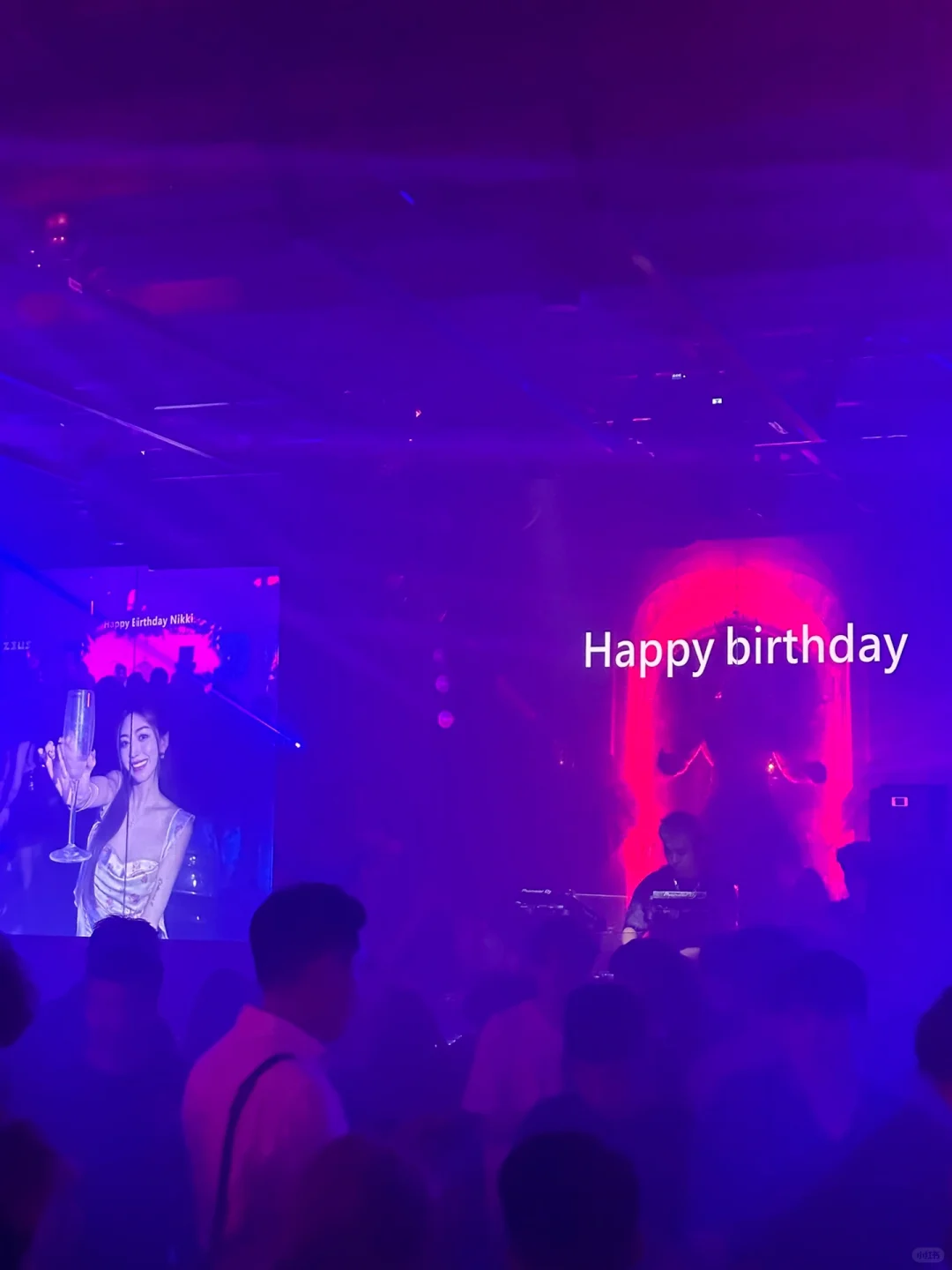 Hong kong-Hong Kong Lan Kwai Fong nightclub disco, good environment and atmosphere