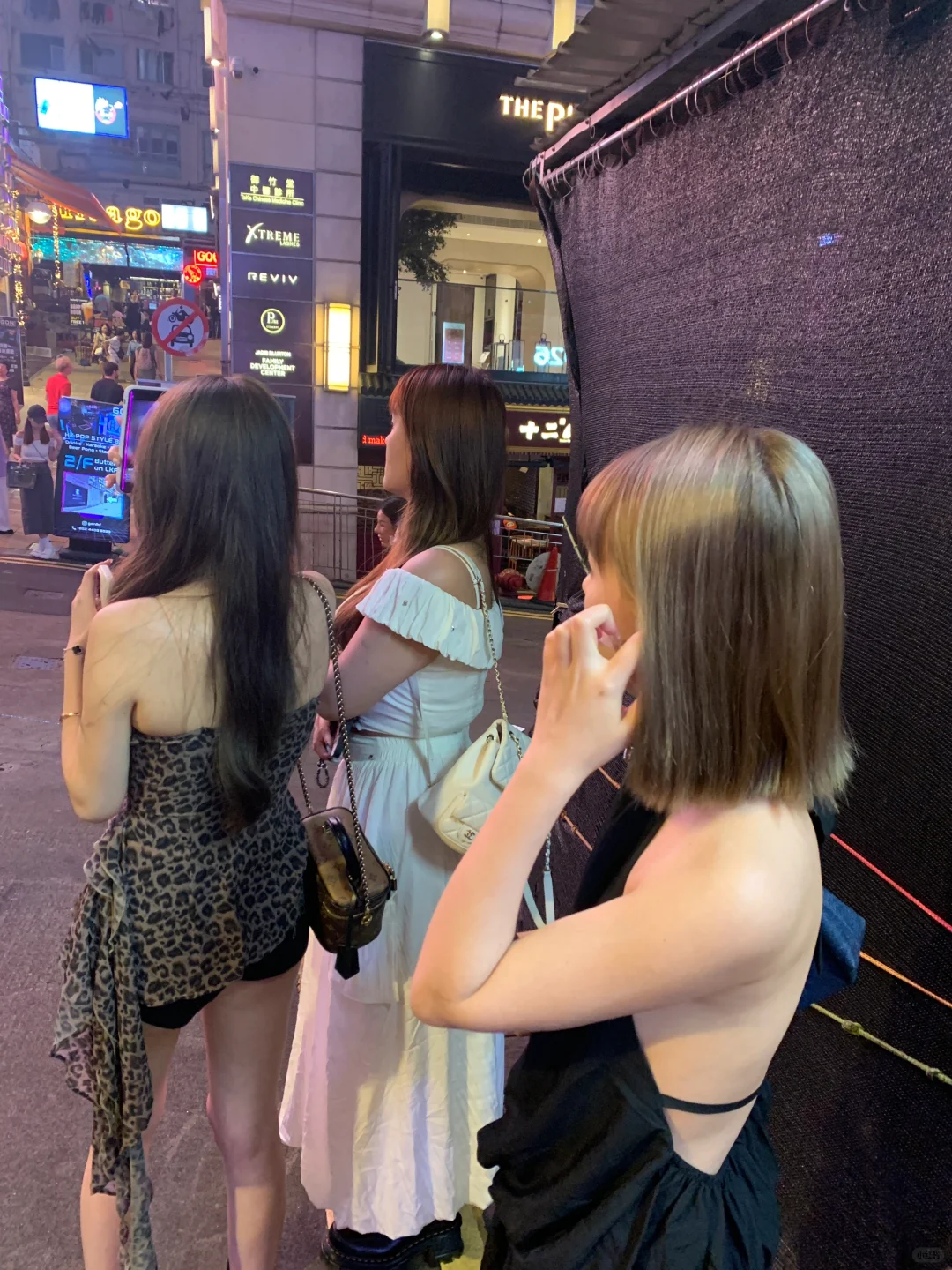 Hong kong-Where to go for a drink in Hong Kong? Of course, Versus in Lan Kwai Fong! The largest club in Hong Kong!!