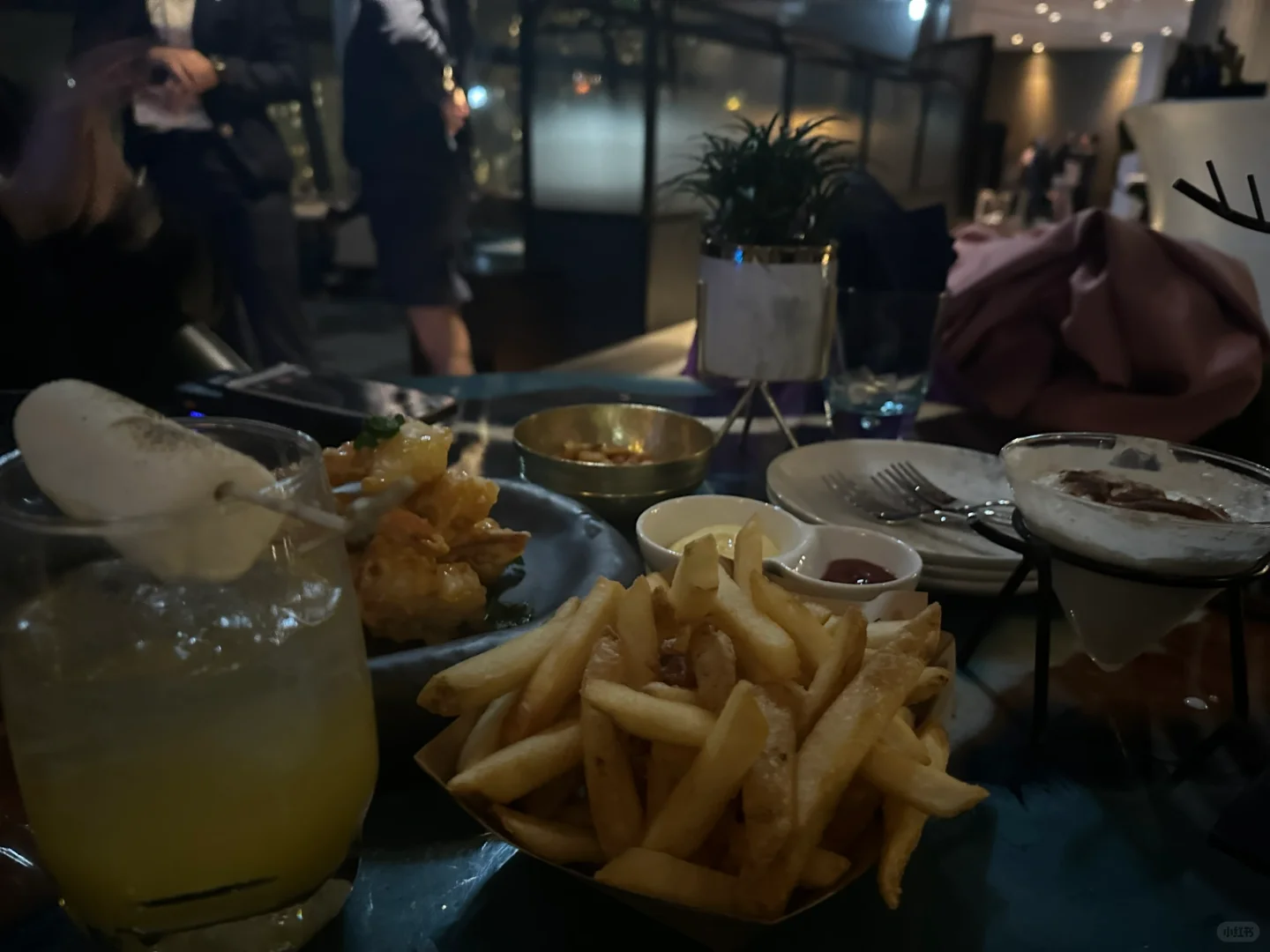 Hong kong-Open-air bar in Causeway Bay, Hong Kong, 27th floor of the Park Lane Hotel