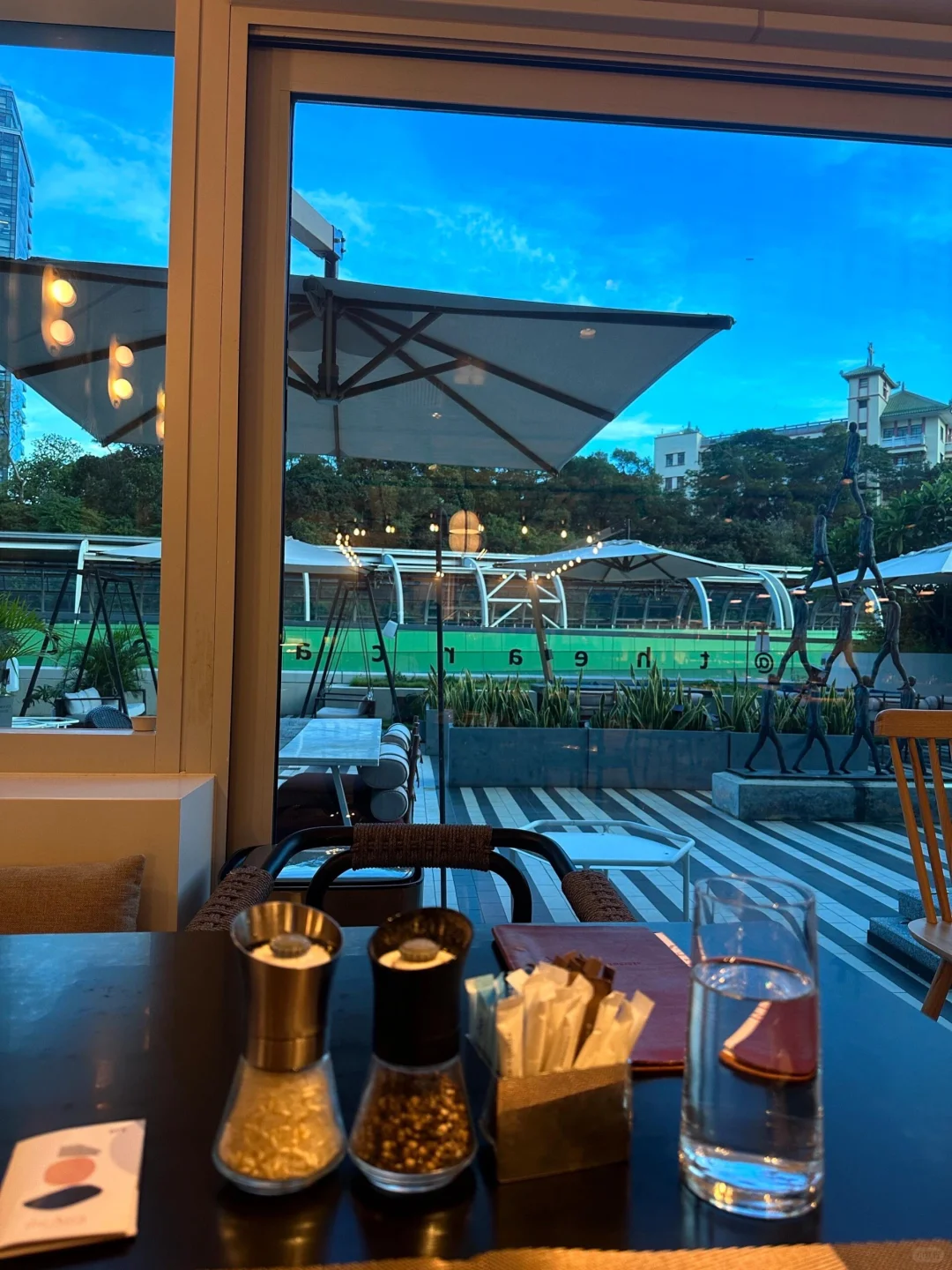 Hong kong-Who says that hotels in Hong Kong are all expensive and small? Stay at the Jager Hotel for HK$350