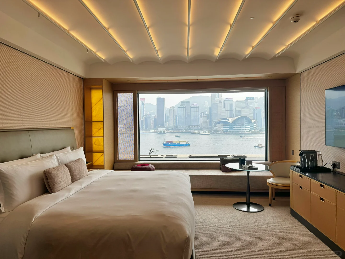 Hong kong-The Regent Hotel in Hong Kong offers a small gift every day when you stay