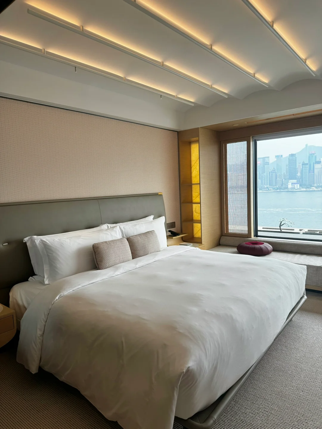 Hong kong-The Regent Hotel in Hong Kong offers a small gift every day when you stay