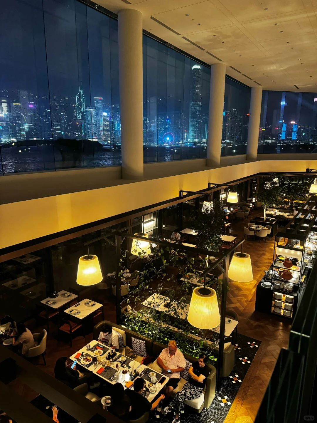 Hong kong-The Regent Hotel in Hong Kong offers a small gift every day when you stay