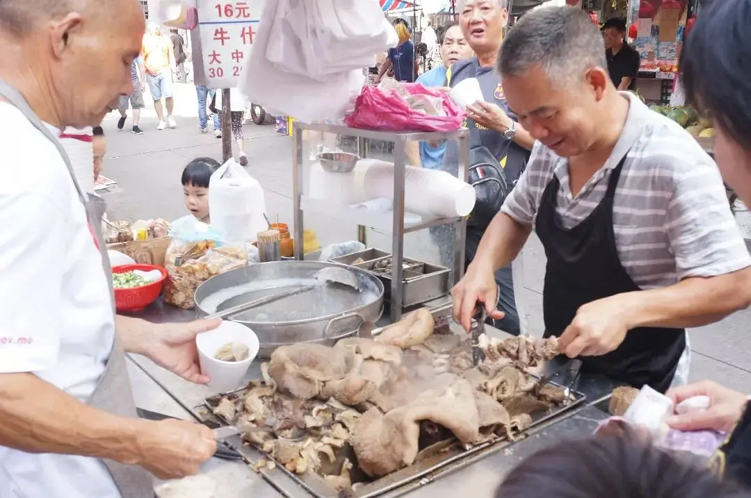 Macao-Macau travel guide for eating, drinking and having fun without gambling or visiting the Ruins of St. Paul's