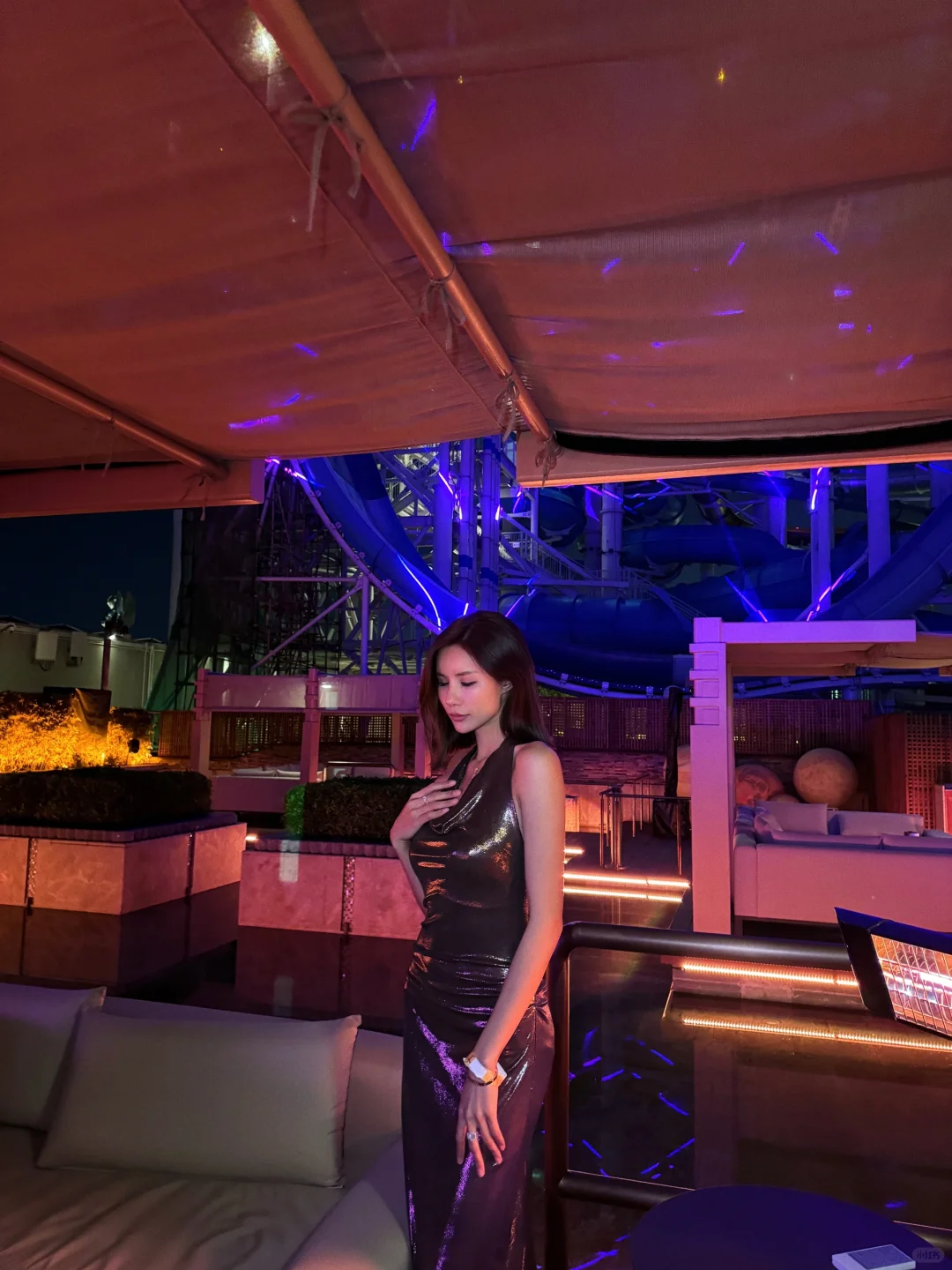Macao-Macau MOP Bar has indoor and outdoor areas, booths and a DJ booth.