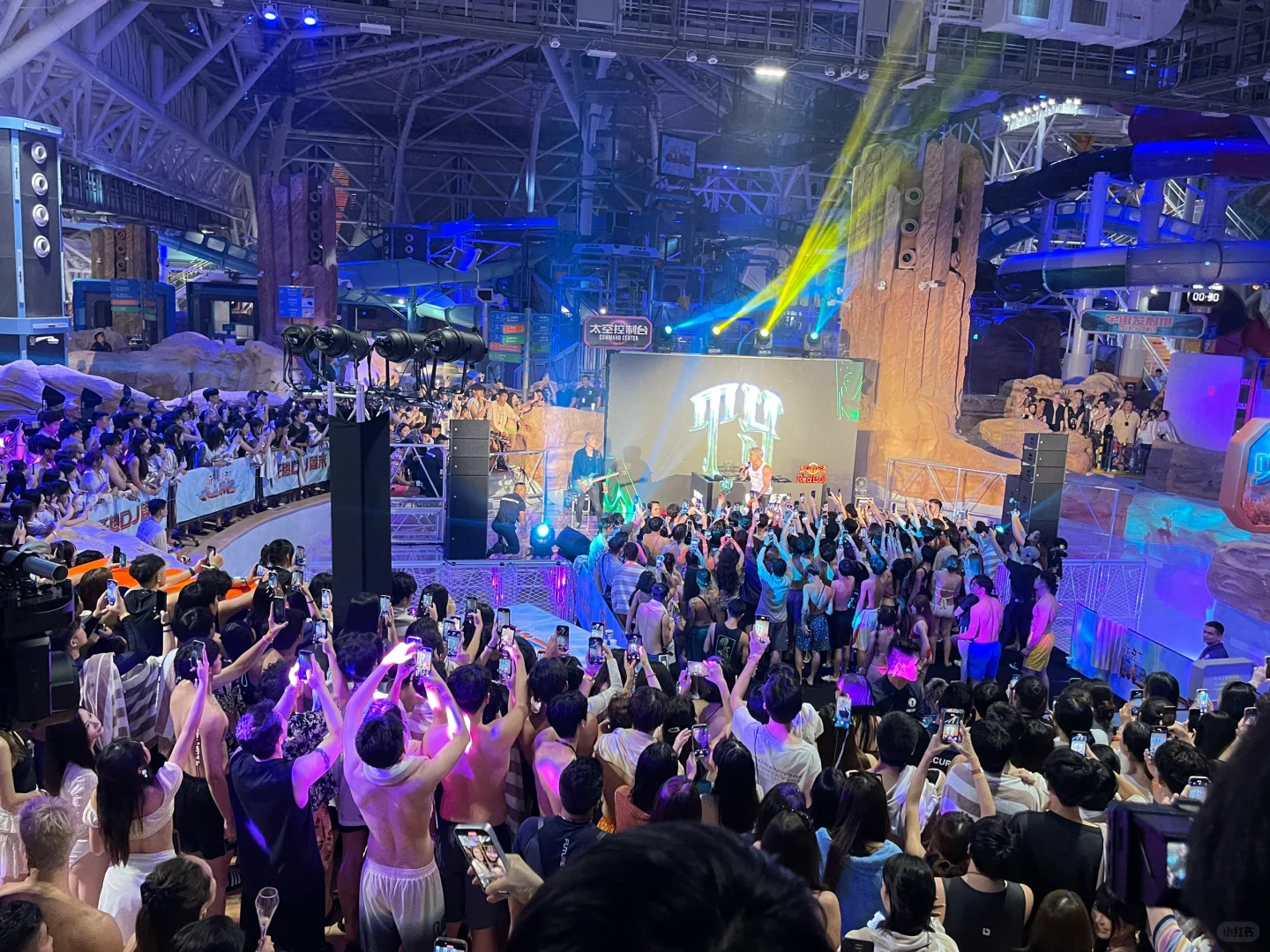 Macao-Macau Water Park Dj party StudioCityWater, many handsome men and beautiful women