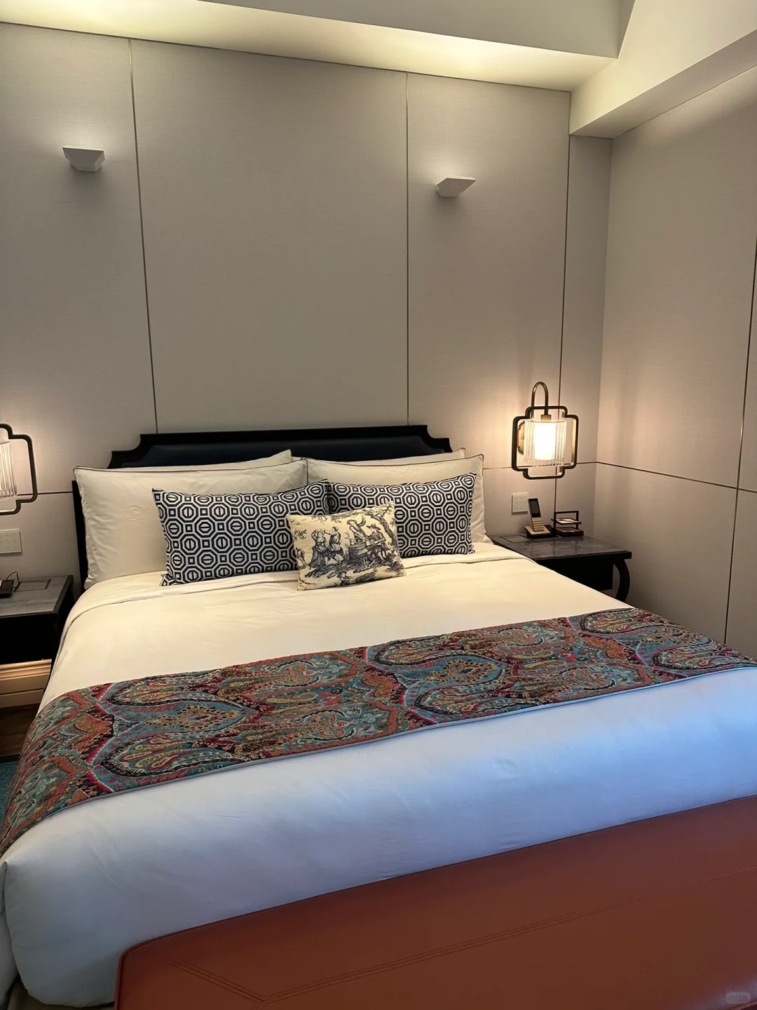 Macao-Stay at Grand Lisboa Hotel in Macau and experience the princess's return home
