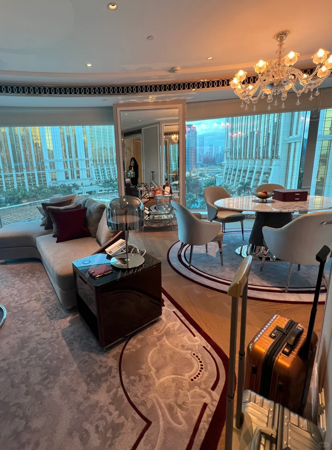 Macao-Raffles Hotel Macau, such a beautiful hotel that you don’t want to leave