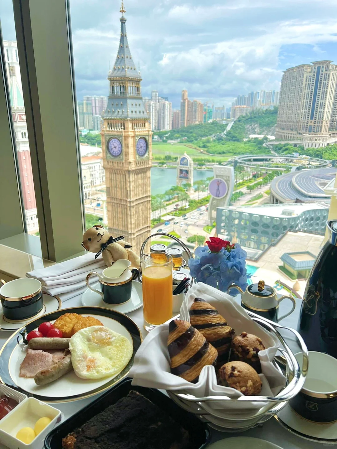 Macao-Conrad Macao Sands Cotai Central, located on the Macau Cotai Strip, having breakfast under Big Ben