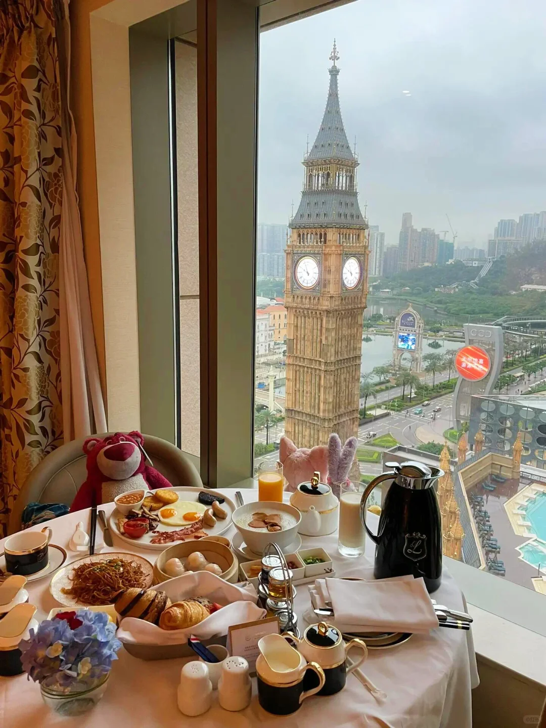 Macao-Conrad Macao Sands Cotai Central, located on the Macau Cotai Strip, having breakfast under Big Ben