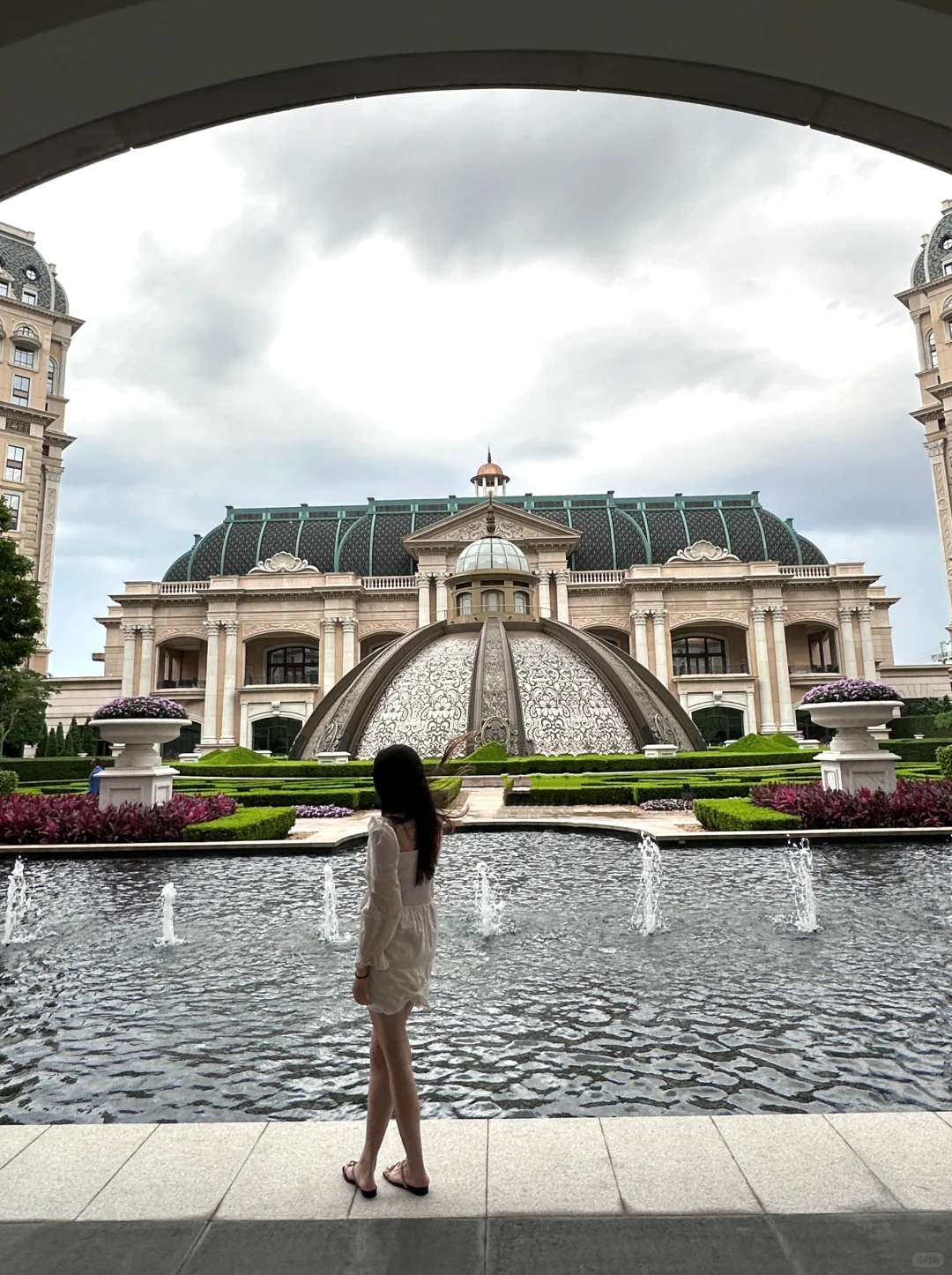 Macao-Stay at Grand Lisboa Hotel in Macau and experience the princess's return home