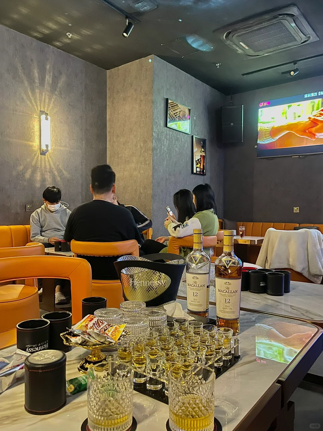 Macao-Macau Dynasty VIP Club's new KTV, there are beautiful girls playing games with you