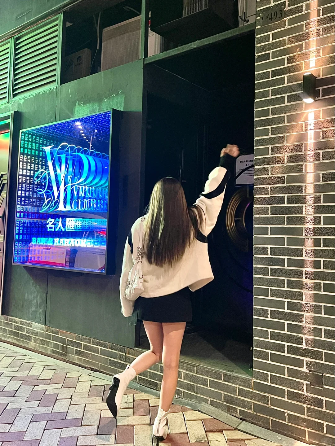 Macao-Macau Dynasty VIP Club's new KTV, there are beautiful girls playing games with you