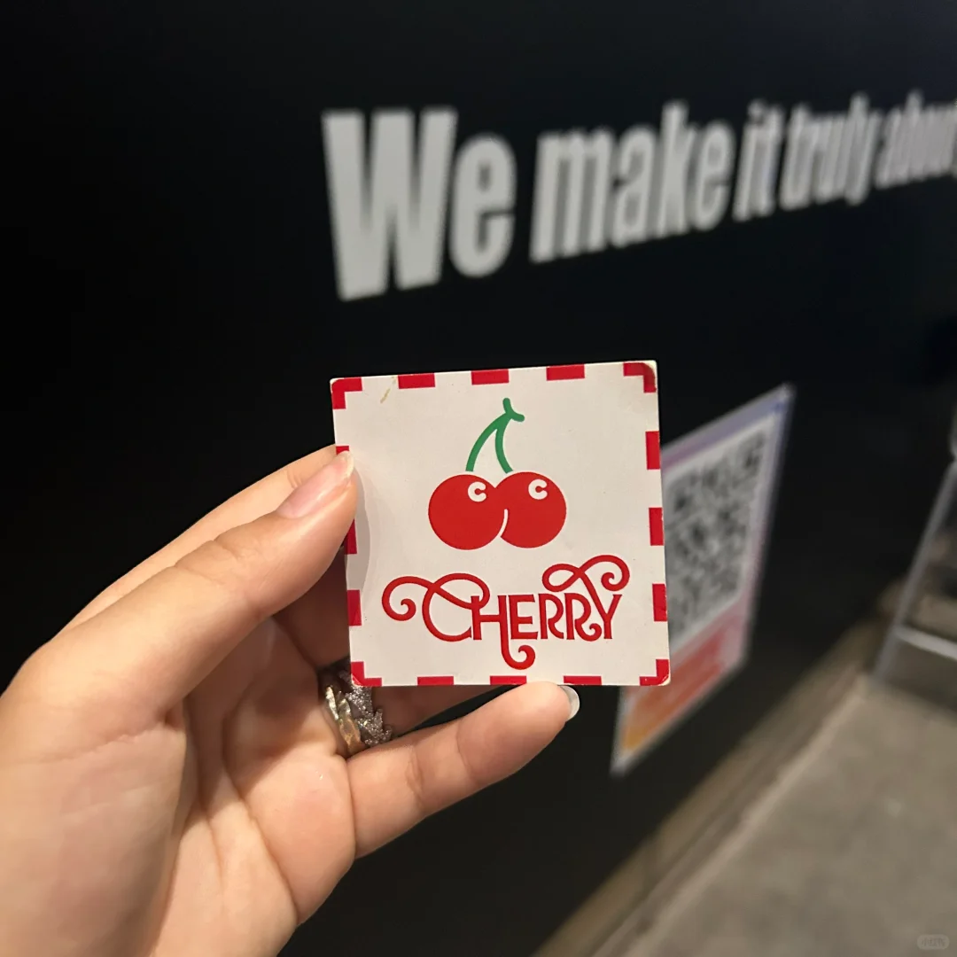 Singapore-Cherry and Drip nightclubs in Singapore, first time clubbing experience