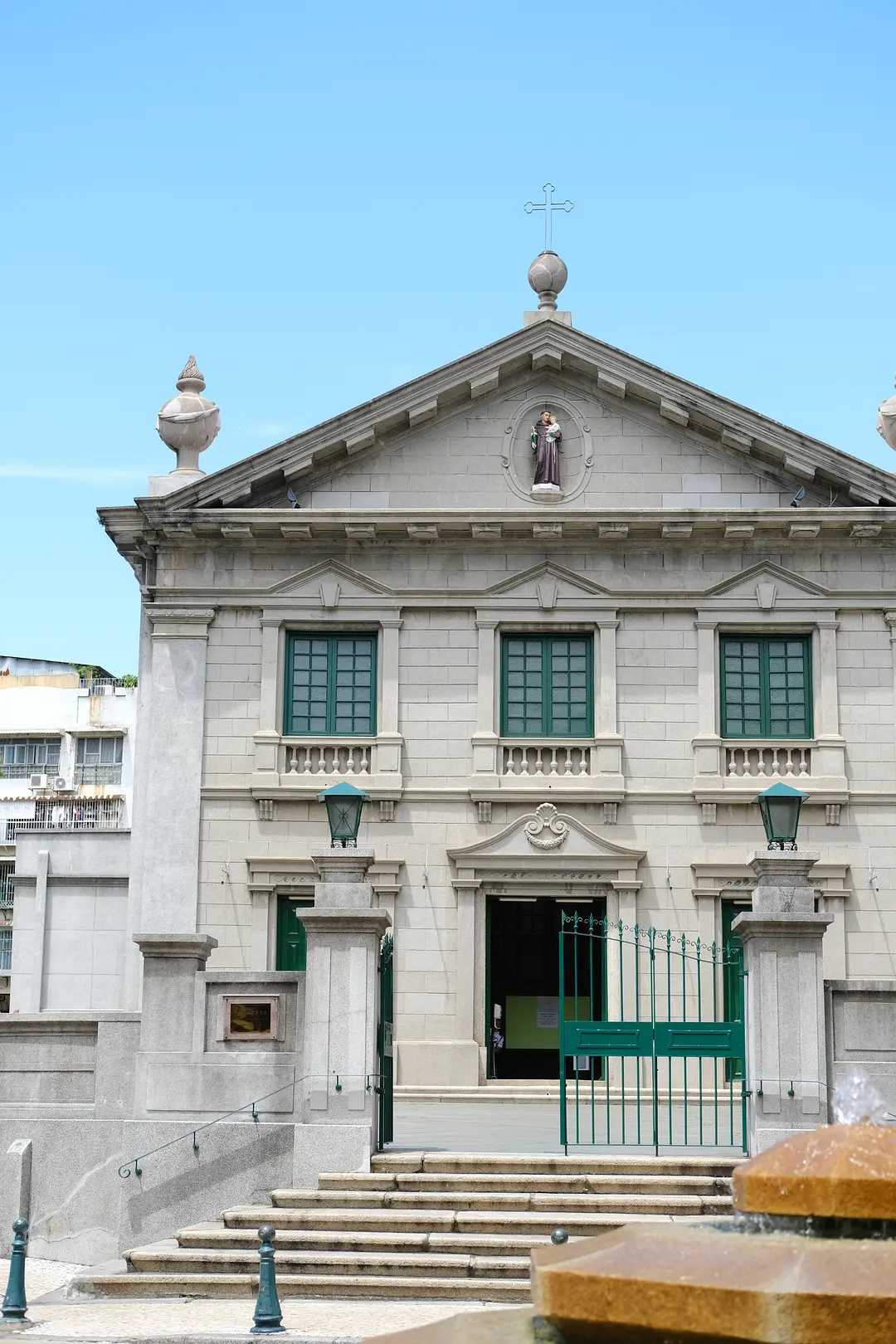 Macao-Colorful Dreams: An Extreme One-Day Tour in Macau