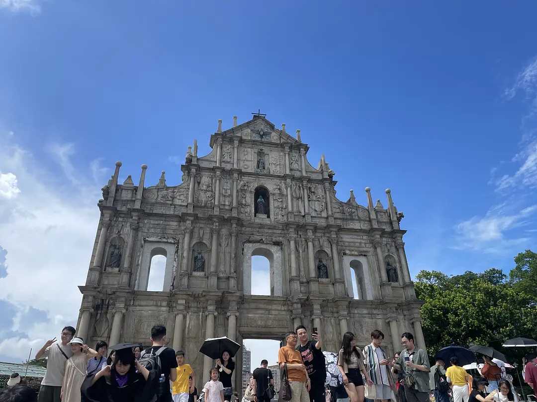 Macao-Colorful Dreams: An Extreme One-Day Tour in Macau