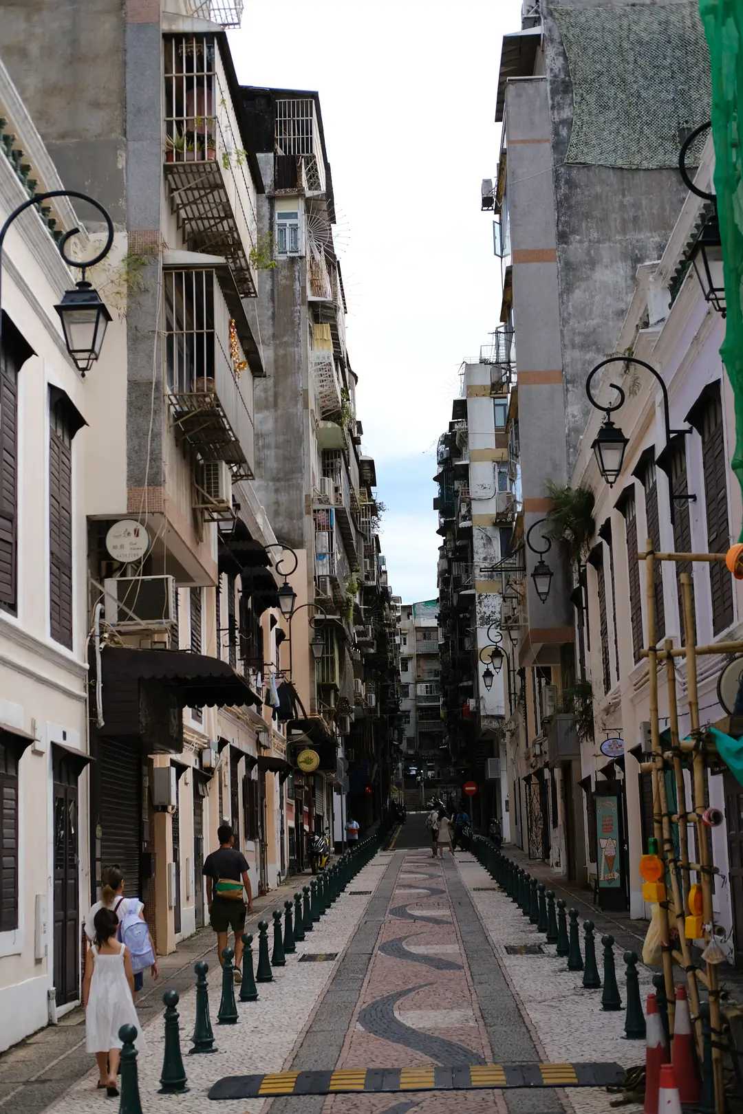 Macao-Colorful Dreams: An Extreme One-Day Tour in Macau